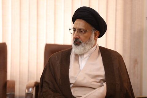 دیدار  مدیرکل صدا و سیمای قم با آیت الله اعرافی