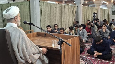 تصاویر / حضور استاد اخلاق حوزه علمیه قم در مدارس علمیه استان قزوین