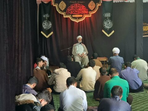 تصاویر / حضور استاد اخلاق حوزه علمیه قم در مدارس علمیه استان قزوین