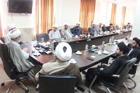 تصاویر / حضور استاد اخلاق حوزه علمیه قم در جمع مدیران مدارس علمیه استان قزوین وکارکنان مرکز مدیریت حوزه علمیه قزوین