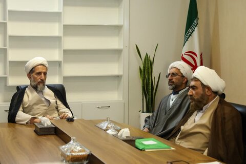 تصاویر / جلسه شورای حوزه علمیه استان قزوین بر گزار شد