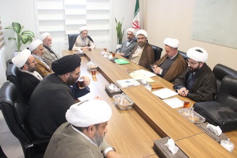 تصاویر / جلسه شورای حوزه علمیه استان قزوین بر گزار شد