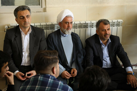 تصاویر /نشست صمیمانه آیت‌الله مظفری با دانش‌آموزان دبیرستان علامه جعفری (ره)