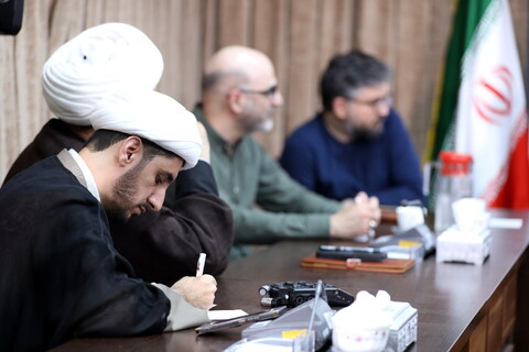 تصاویر/ نشست صمیمی مرکز رسانه و فضای مجازی حوزه با عوامل سریال مرهم