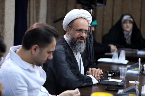 تصاویر/ نشست صمیمی مرکز رسانه و فضای مجازی حوزه با عوامل سریال مرهم