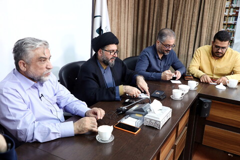 تصاویر/ نشست صمیمی مرکز رسانه و فضای مجازی حوزه با عوامل سریال مرهم