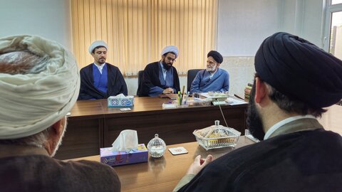 تصاویر/ دیدار مسئول سازمان بسیج طلاب با مسئول‌ بسیج اساتید حوزه علمیه