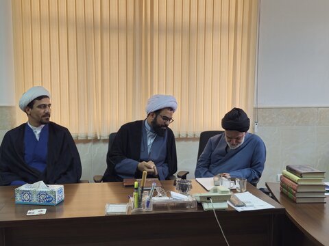 تصاویر/ دیدار مسئول سازمان بسیج طلاب با مسئول‌ بسیج اساتید حوزه علمیه