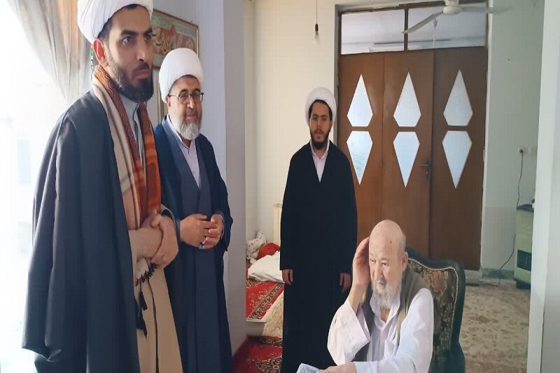 دیدار مبلغان اعزامی از قم با امام جمعه سابق کنگاور + عکس