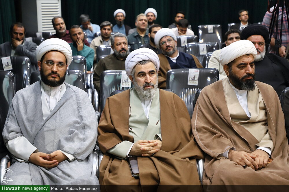 पिछले सौ वर्षों में, हौज़ा ए क़ुम ने वैश्विक मंच पर महत्वपूर्ण प्रभाव डाला है: हुज्जतुल इस्लाम रुस्तमी