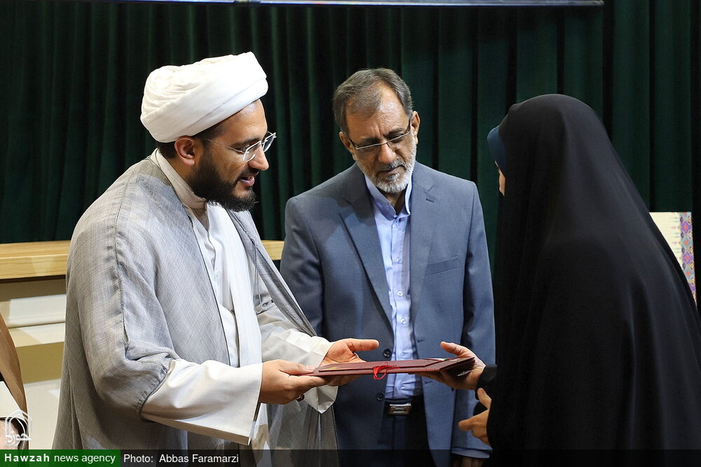 گزشتہ سو سال میں حوزہ علمیہ قم نے عالمی سطح پر نمایاں اثرات مرتب کئے: حجۃالاسلام رستمی