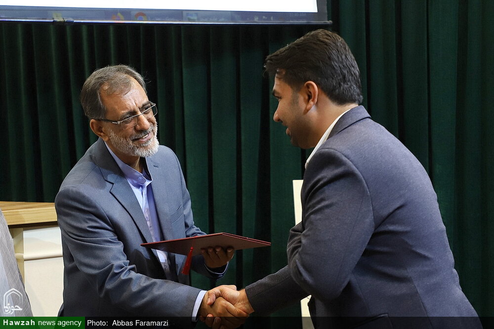 पिछले सौ वर्षों में, हौज़ा ए क़ुम ने वैश्विक मंच पर महत्वपूर्ण प्रभाव डाला है: हुज्जतुल इस्लाम रुस्तमी