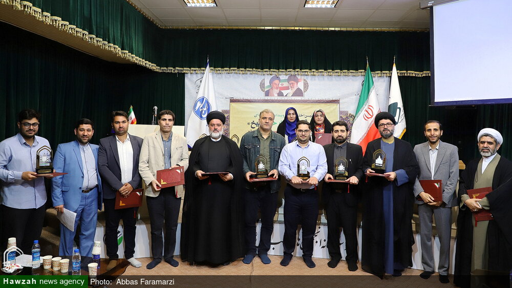 पिछले सौ वर्षों में, हौज़ा ए क़ुम ने वैश्विक मंच पर महत्वपूर्ण प्रभाव डाला है: हुज्जतुल इस्लाम रुस्तमी