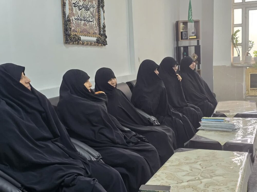 بانوان نخبه، امت واحد در تمدن‌سازی هستند