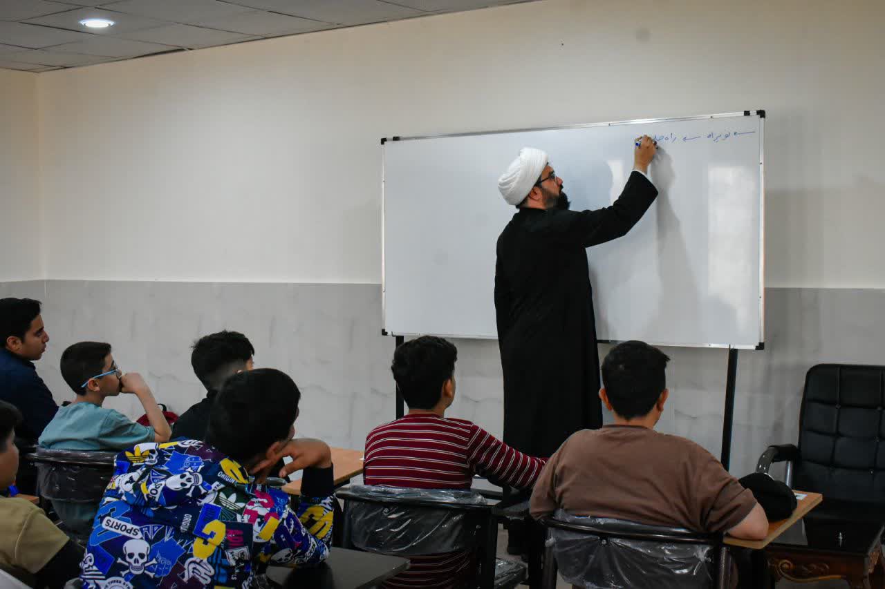 برگزاری جلسه «رو به‌راه» به همت مدرسه علمیه امام حسن مجتبی(ع) البرز+عکس