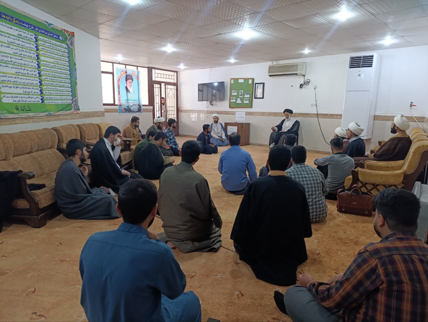 بزرگترین درس طلبگی عمل به واجبات الهی و اجتناب از محرمات الهی است+تصاویر