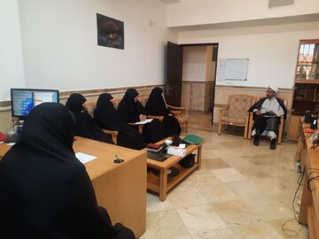 تصاویر/ بازدید مدیر حوزه علمیه خواهران استان مرکزی از مدرسه علمیه امام خمینی(ره) آشتیان