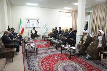 مسئولین مراقب باشند از ناحیه عملکرد آن‌ها خدشه‌ای به نظام وارد نشود