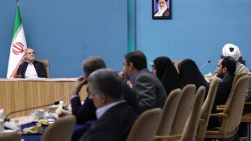 اگر خواهان اصلاح اساسی در جامعه هستیم، باید کار را از خانواده، مدرسه و دانشگاه آغاز کنیم