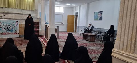 تصاویر/مرحله مدرسه ای هفدهمین جشنواره فراخوان بانوی کرامت و رشد گروهی دهم در مدرسه علمیه الزهرا (س) اراک