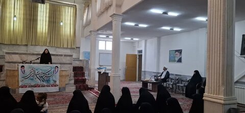 تصاویر/مرحله مدرسه ای هفدهمین جشنواره فراخوان بانوی کرامت و رشد گروهی دهم در مدرسه علمیه الزهرا (س) اراک