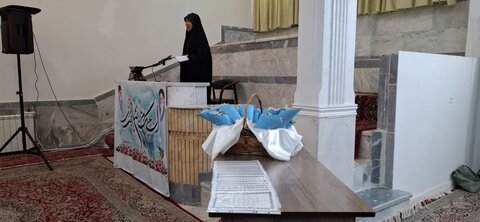 تصاویر/مرحله مدرسه ای هفدهمین جشنواره فراخوان بانوی کرامت و رشد گروهی دهم در مدرسه علمیه الزهرا (س) اراک