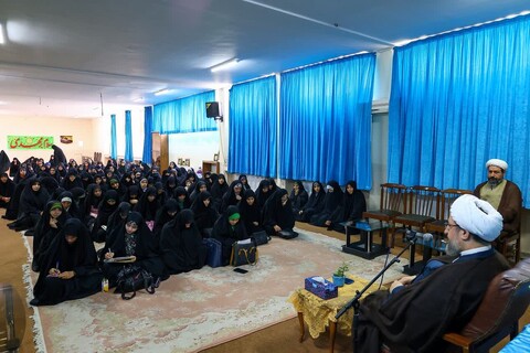 تصاویر | درس اخلاق نماینده ولی فقیه در استان در حوزه علمیه خواهران تبریز