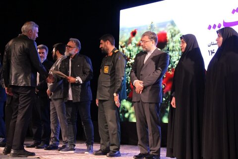 آیین تجلیل از هنرمندان بسیجی افتخارآفرین لرستان در سال ۱۴۰۳