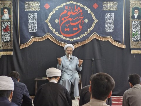 تصاویر / درس اخلاق هفتگی حوزه علمیه صاحب الزمان عج مرند