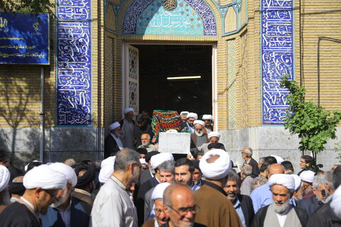  تشییع پیکر مرحوم حجت الاسلام والمسلمین عالمی