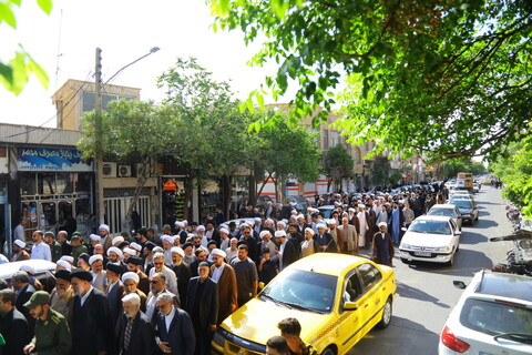  تشییع پیکر مرحوم حجت الاسلام والمسلمین عالمی