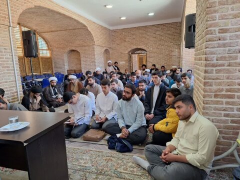 حضور استاد اخلاق حوزه در مدرسه علمیه صالحیه قزوین