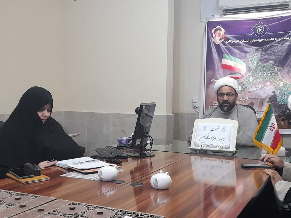 تبعیت از تصمیمات حاکمیت و منویات رهبر معظم انقلاب ضروری است