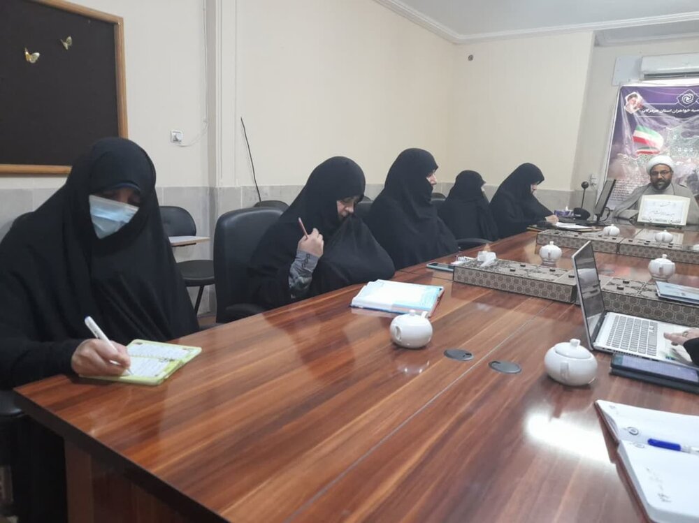 تبعیت از تصمیمات حاکمیت و منویات رهبر معظم انقلاب ضروری است