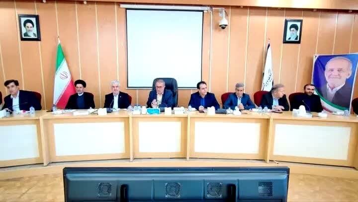 خانواده شهدا و ایثارگران باید در مدیریت‌ها نقش‌آفرین باشند/ تأکید بر اجرای مصوبات جلسات ایثارگران