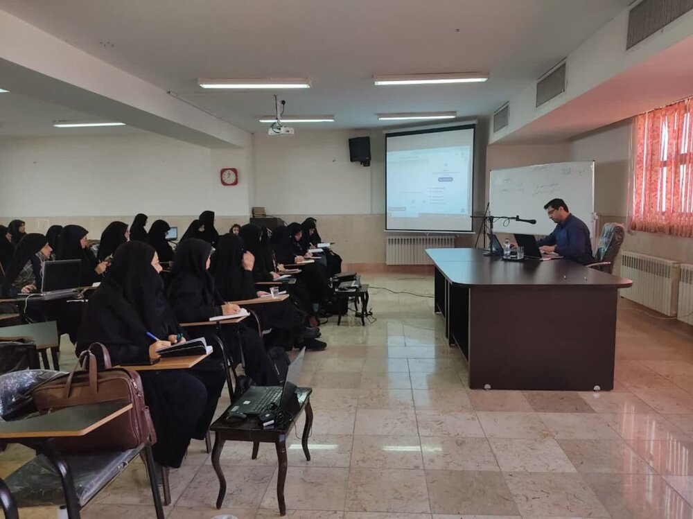 برگزاری کارگاه هوش مصنوعی ویژه طلاب در مدرسه علمیه تخصصی فاطمه الزهرا(س) اصفهان