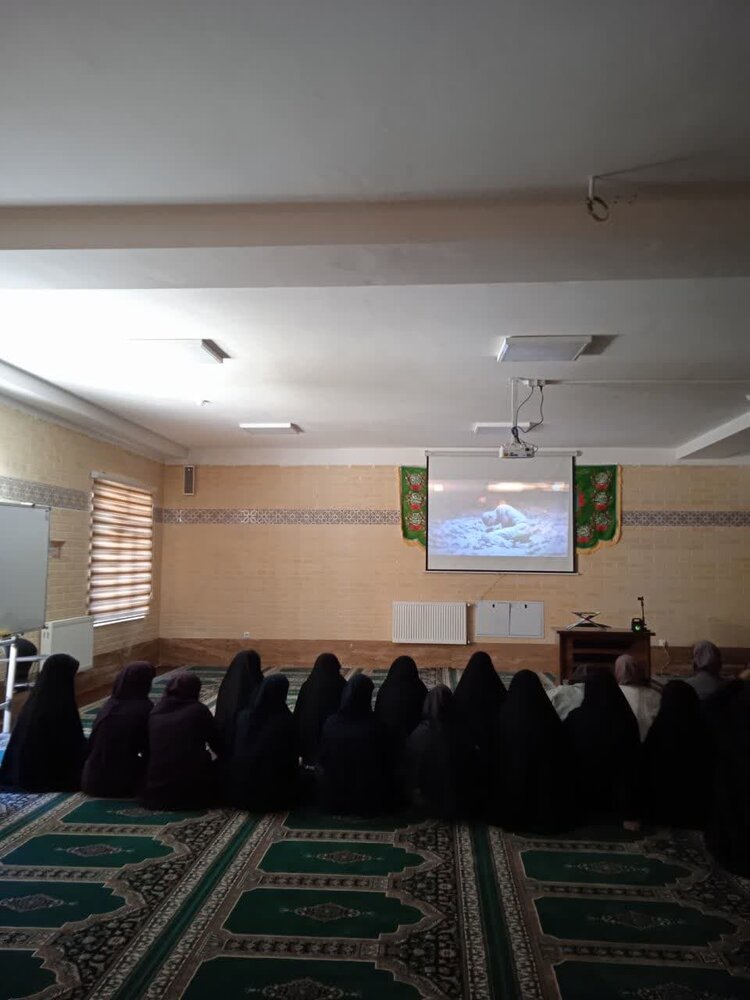 فیلم| بازدیـد دانش آمــوزان مدرسه متانـت از مدرسه علمیه ریحانه النبی (س)اراک