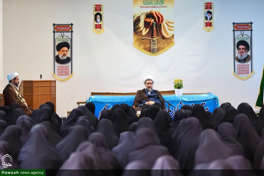 تصاویر / درس اخلاق نماینده ولی فقیه در آذربایجان شرقی در حوزه علمیه خواهران تبریز