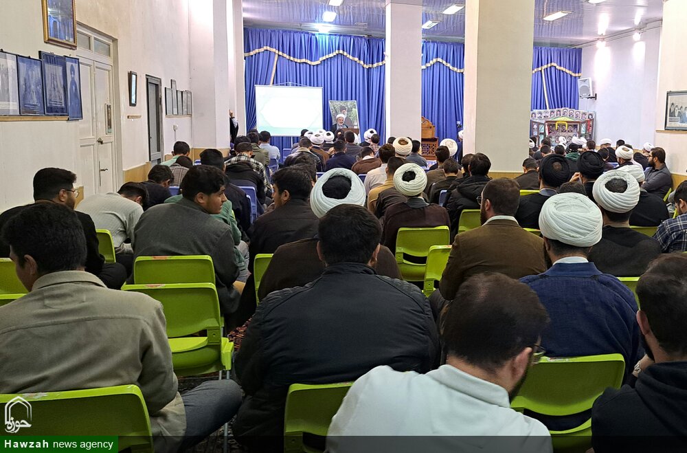 دیدار دادستان دادسرای ویژه روحانیت شمالغرب کشور با طلاب اردبیل