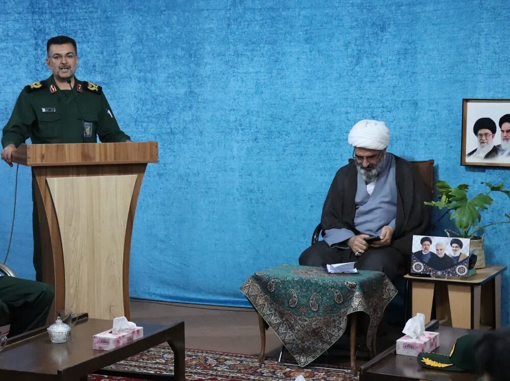 ایثار و روحیه کار جهادی، از خودگذشتگی، شاخصه‌های اصلی پاسداران است