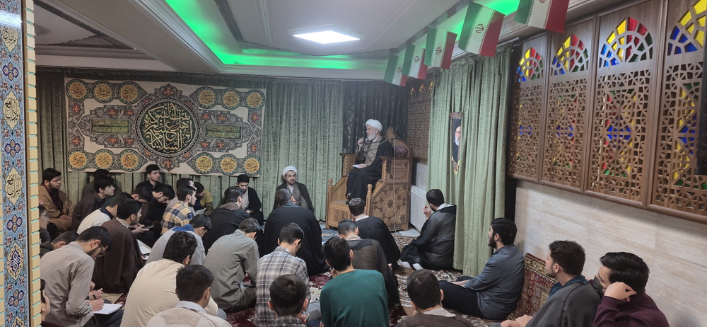 طلاب با الگوگیری از امام صادق(ع) مبلّغان مؤثر معارف اسلامی باشند