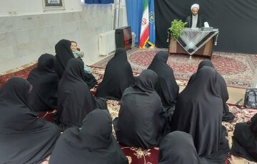 نماز، برترین وسیله تقرب به خداوند و نیکی به والدین، از ارکان سعادت است