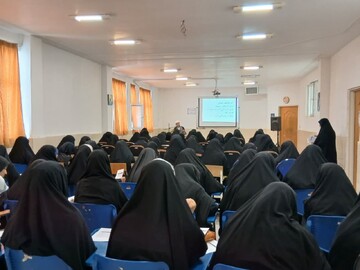 برگزاری نشست دانش‌افزایی معارف امام صادق‌(ع) در ساوه