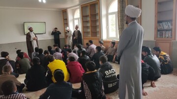 تصاویر/ بازید دانش آموزان مدرسه شاهد سلماس از مدرسه علمیه امام علی(ع)