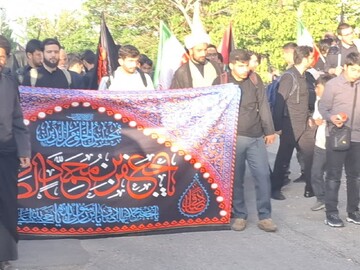 فیلم | کاروان پیاده‌روی طلاب حوزه علمیه تهران به اردهال کاشان