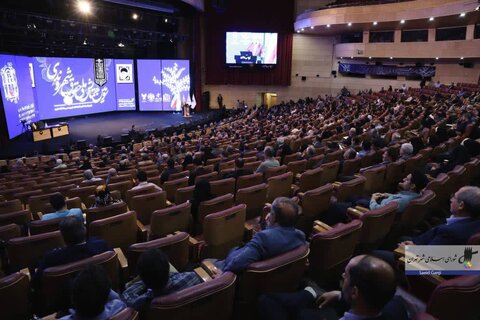 تصاویر/ رونمایی از کتاب بررسی بیانات ، رهنمودها و مطالعات در خصوص شوراها