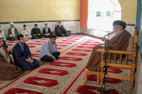 تصاویر/برگزاری درس اخلاق آیت الله موسوی اصفهانی در مدرسه علمیه زنگنه همدان