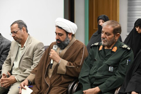 تصاویر| دیدار مسئول ستاد احیاء  و مجمع رهروان امر به معروف و نهی از منکر استان اصفهان با امام جمعه