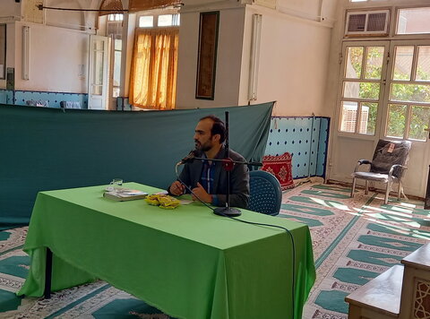 تصاویر/ نشست بصیرت‌افزایی و پاسخ به شبهات سیاسی مدرسه علمیه آیت‌الله مدنی کاشانی(ره)