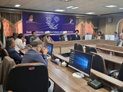 تصاویر/هم اندیشی اساتید و نخبگان دانشگاهی دانشگاه علوم پزشکی کاشان با حضور حجت الاسلام والمسلمین علیرضا پناهیان